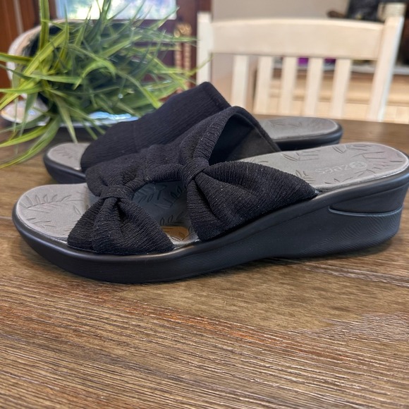 Bzees Black Smile More Bow Wedge Sandals Women 9.5 Slides Summer Slip On Shoes - Picture 5 of 10